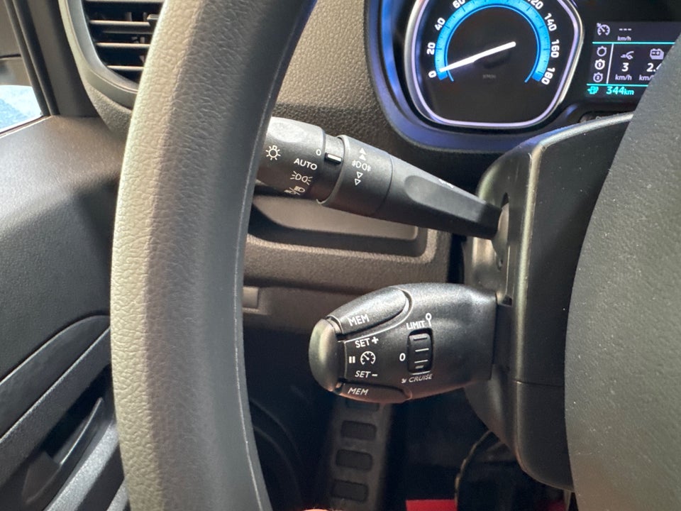 Peugeot e-Expert 75 L2 Plus Van