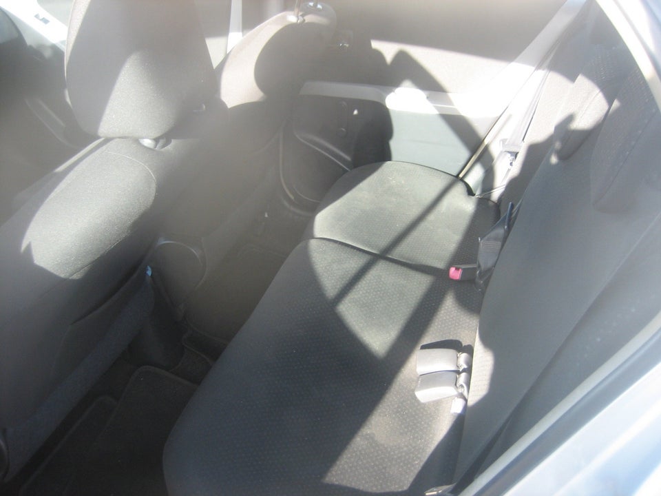 Toyota Yaris 1,0 T1 5d