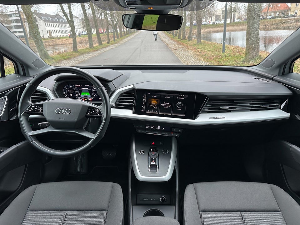 Audi Q4 e-tron 35 S-line 5d
