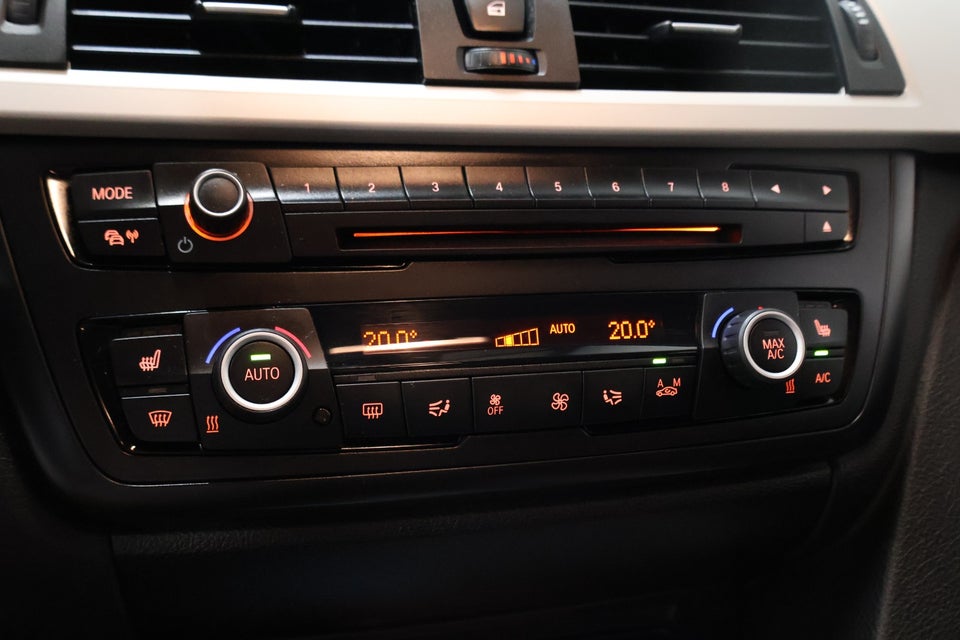 BMW 320i 2,0 Touring aut. 5d
