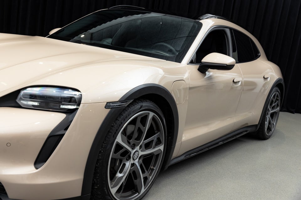 Porsche Taycan 4 Performance+ Cross Turismo 5d