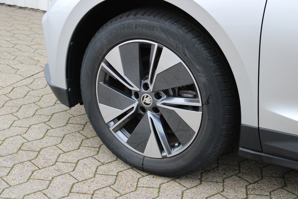 Skoda Enyaq 60 iV Loft 5d