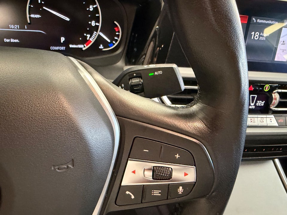 BMW 320i 2,0 Connected aut. 4d
