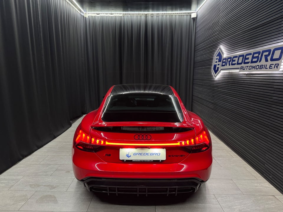 Audi RS e-tron GT quattro 4d