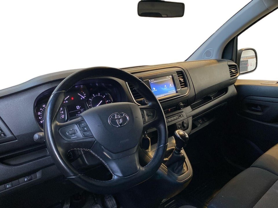 Toyota ProAce 2,0 D 144 Medium Comfort Master 4d