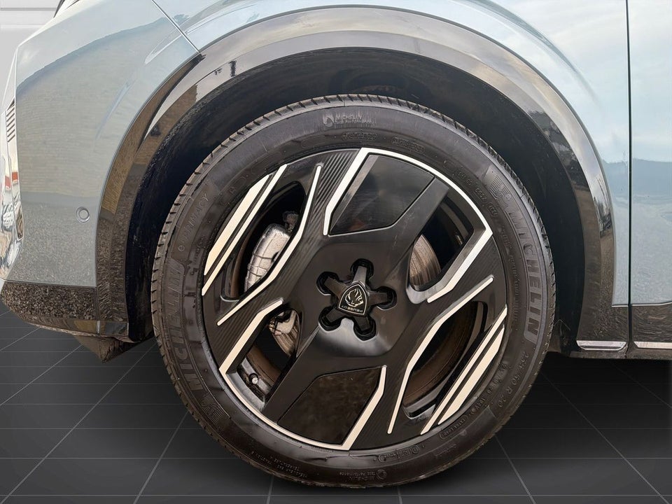 Peugeot e-3008 77 GT 5d