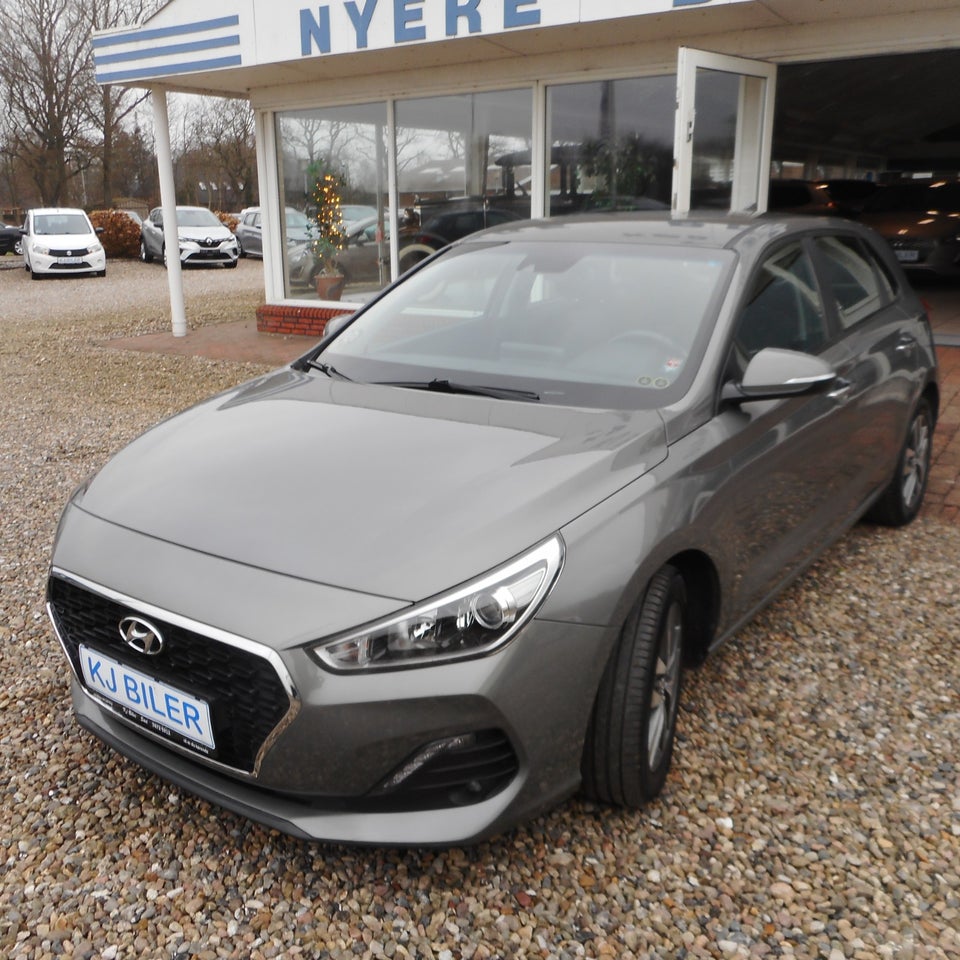 Hyundai i30 1,6 CRDi 110 Trend 5d