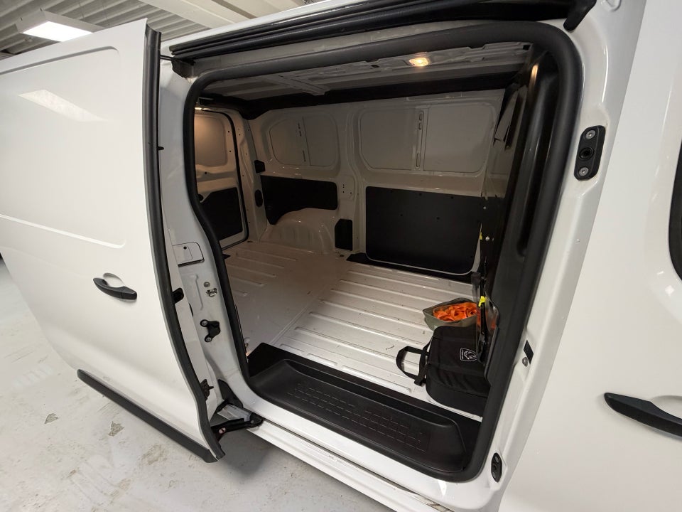 Peugeot e-Expert 75 L2 Plus Van