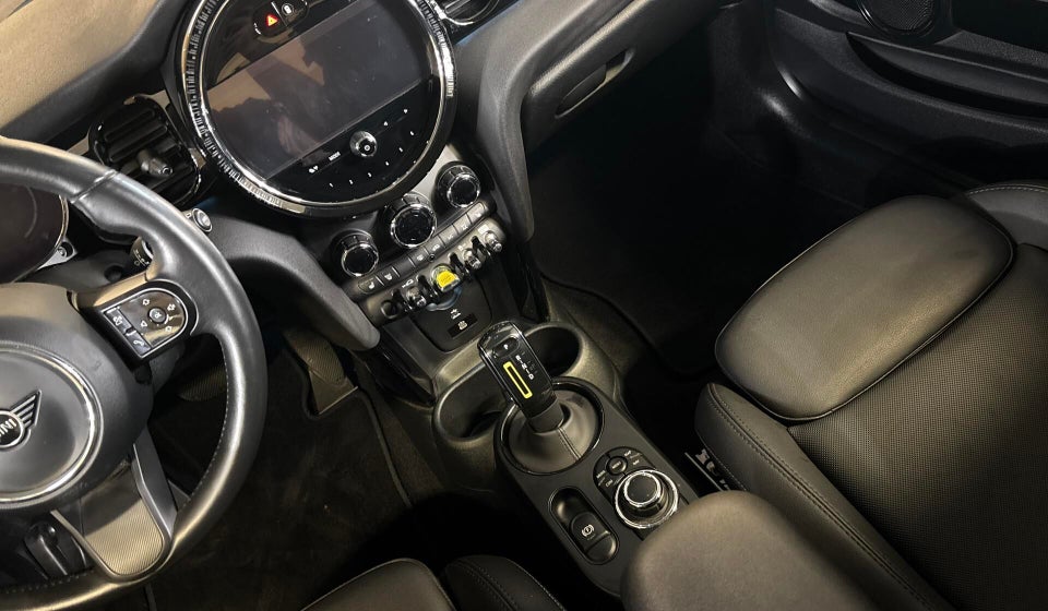 MINI Cooper SE Classic Trim 3d