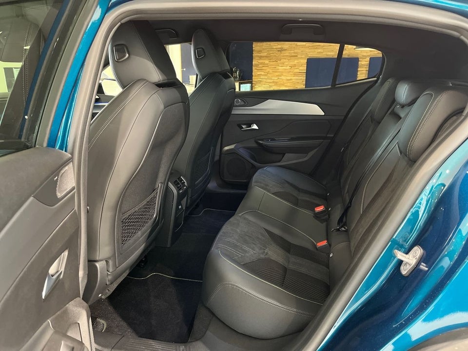 Peugeot e-408 58 GT 5d