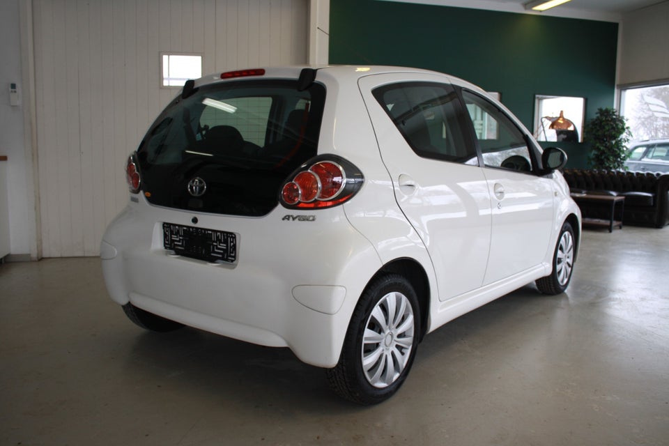 Toyota Aygo 1,0 VVT-i T2 5d