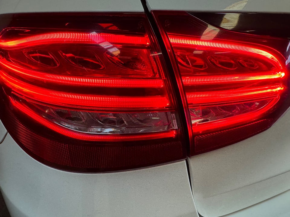 Mercedes C400 3,0 AMG Line stc. aut. 4Matic 5d