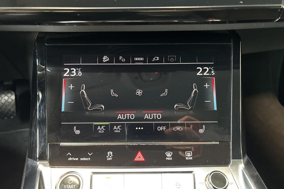 Audi e-tron 55 quattro 5d