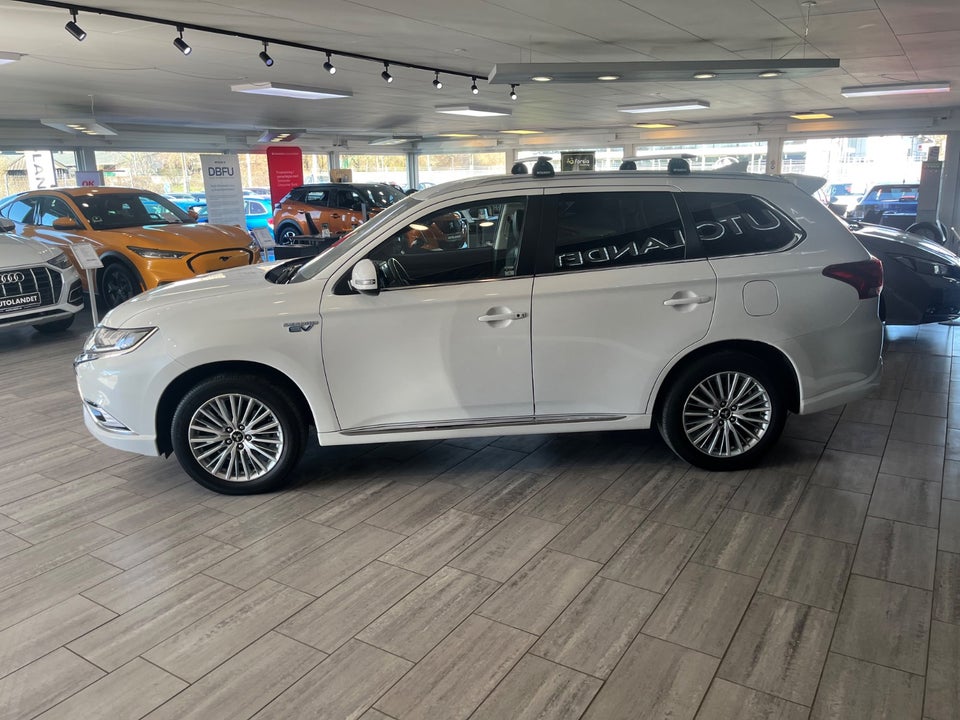 Mitsubishi Outlander 2,4 PHEV Intense CVT 4WD 5d