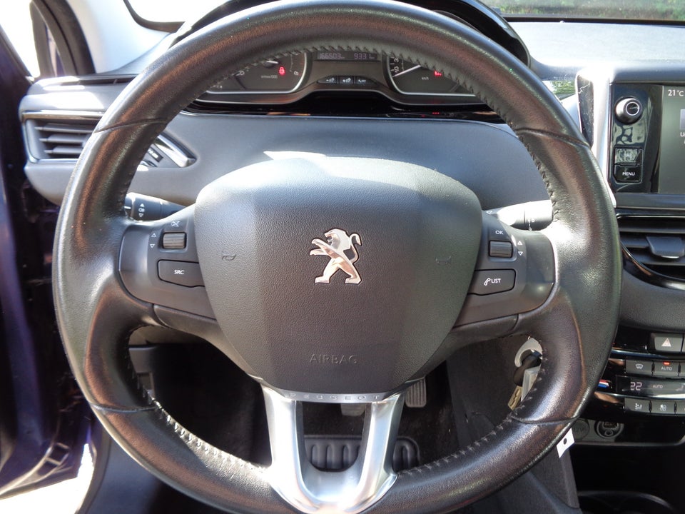 Peugeot 208 1,6 BlueHDi 100 More Sky 5d