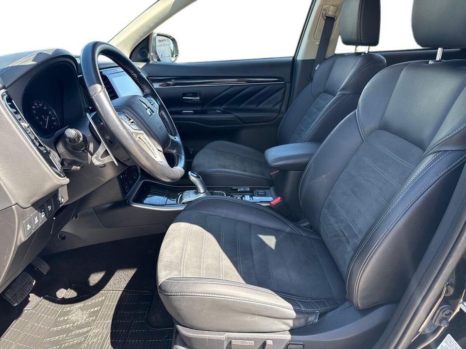 Mitsubishi Outlander 2,4 PHEV Intense CVT 4WD 5d