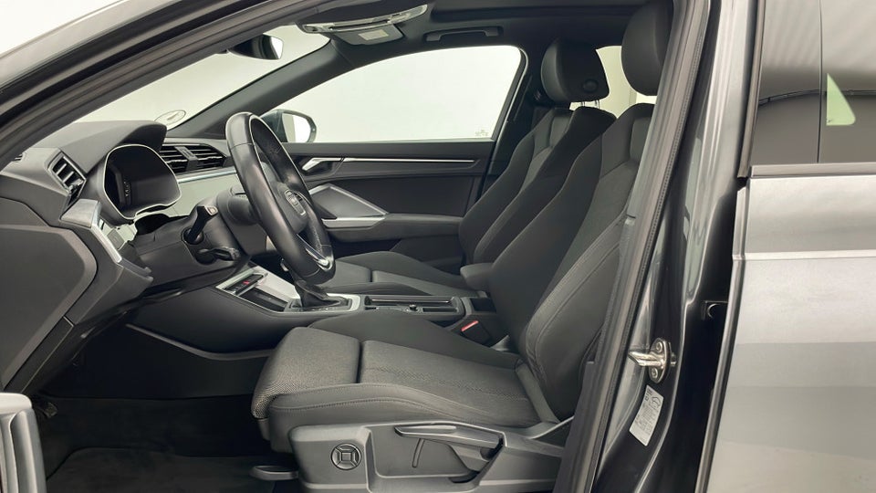 Audi Q3 35 TFSi S-line 5d