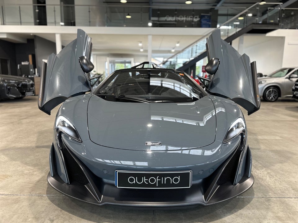 McLaren 675LT 3,8 Spider 2d