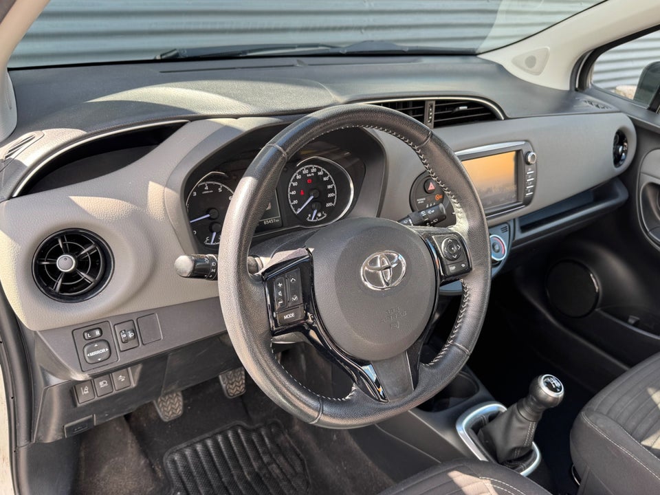 Toyota Yaris 1,0 VVT-i T2 5d