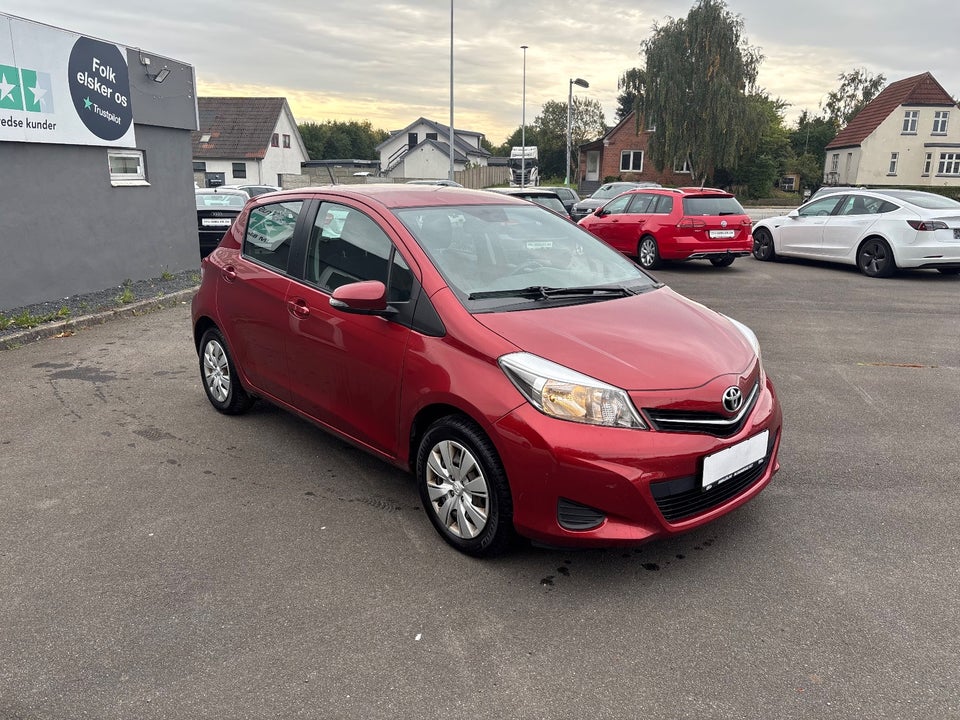 Toyota Yaris 1,3 VVT-i T1 5d