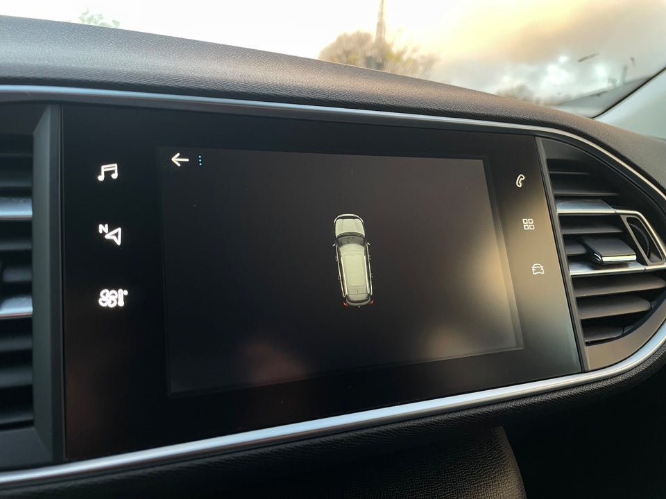 Peugeot 308 1,6 BlueHDi 120 Allure SW 5d