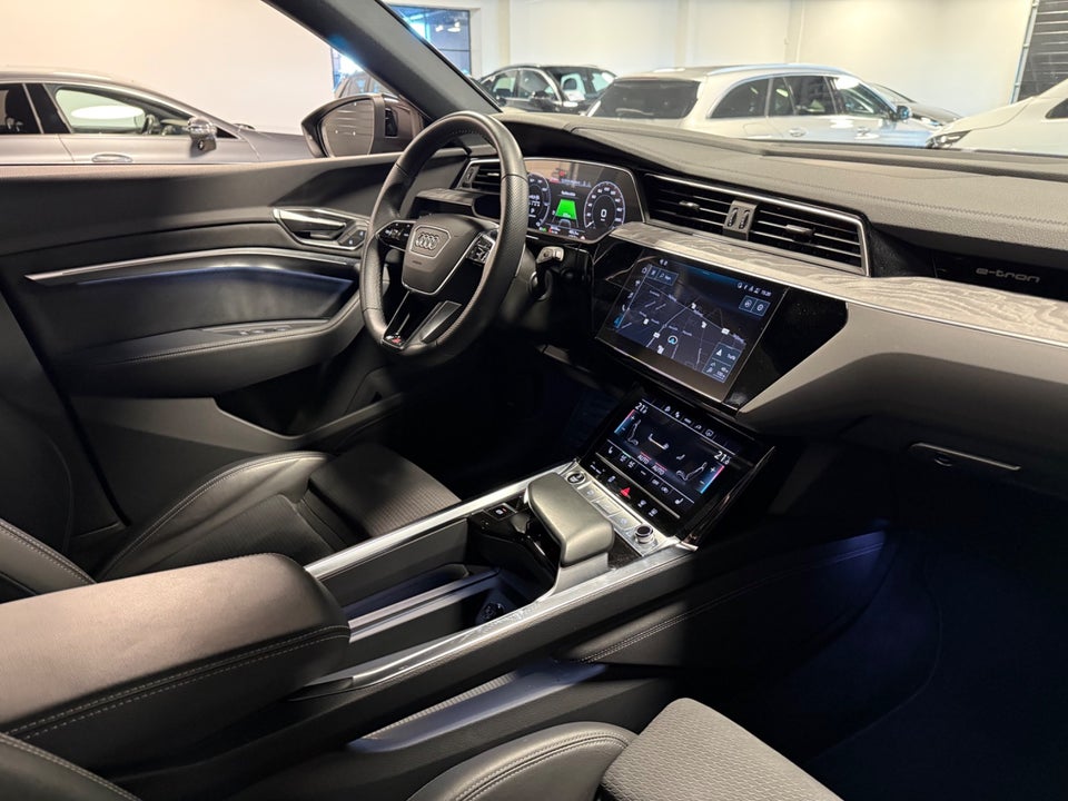 Audi Q8 e-tron 50 S-line quattro 5d