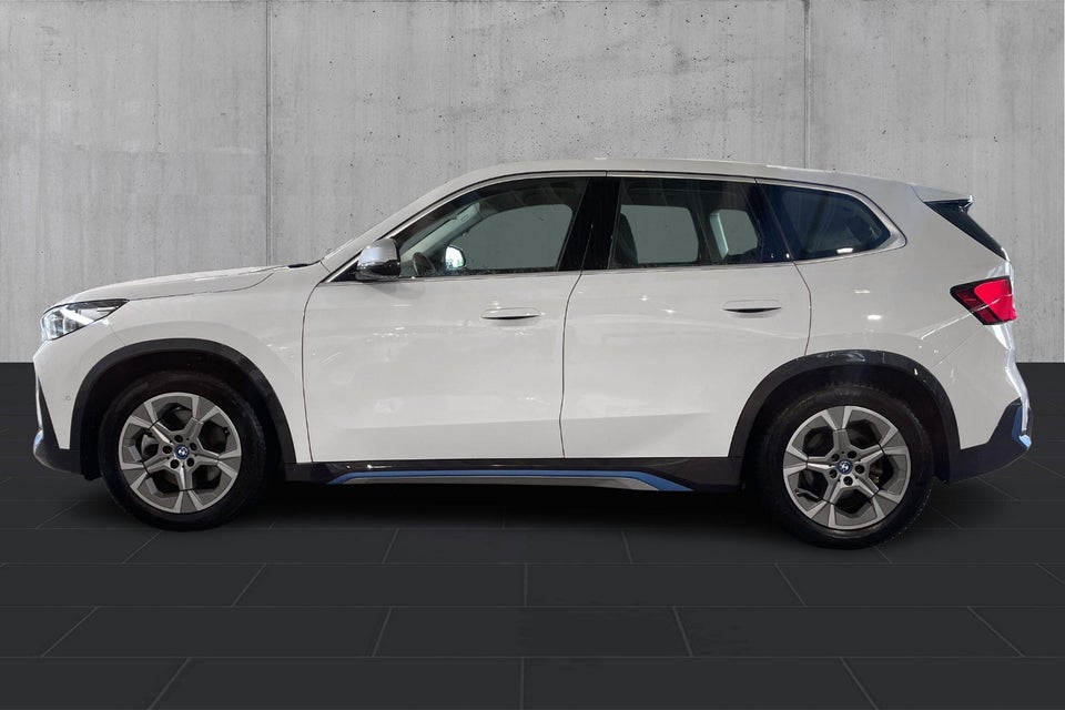 BMW iX1 xDrive30 X-Line 5d