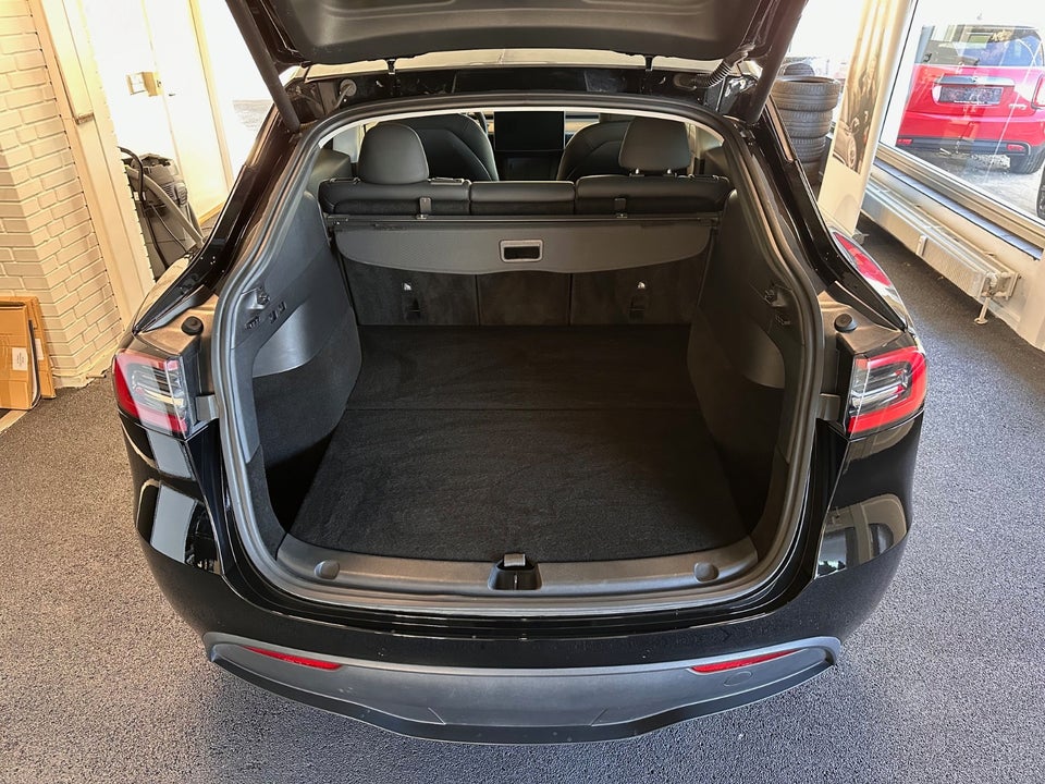 Tesla Model Y Long Range AWD 5d