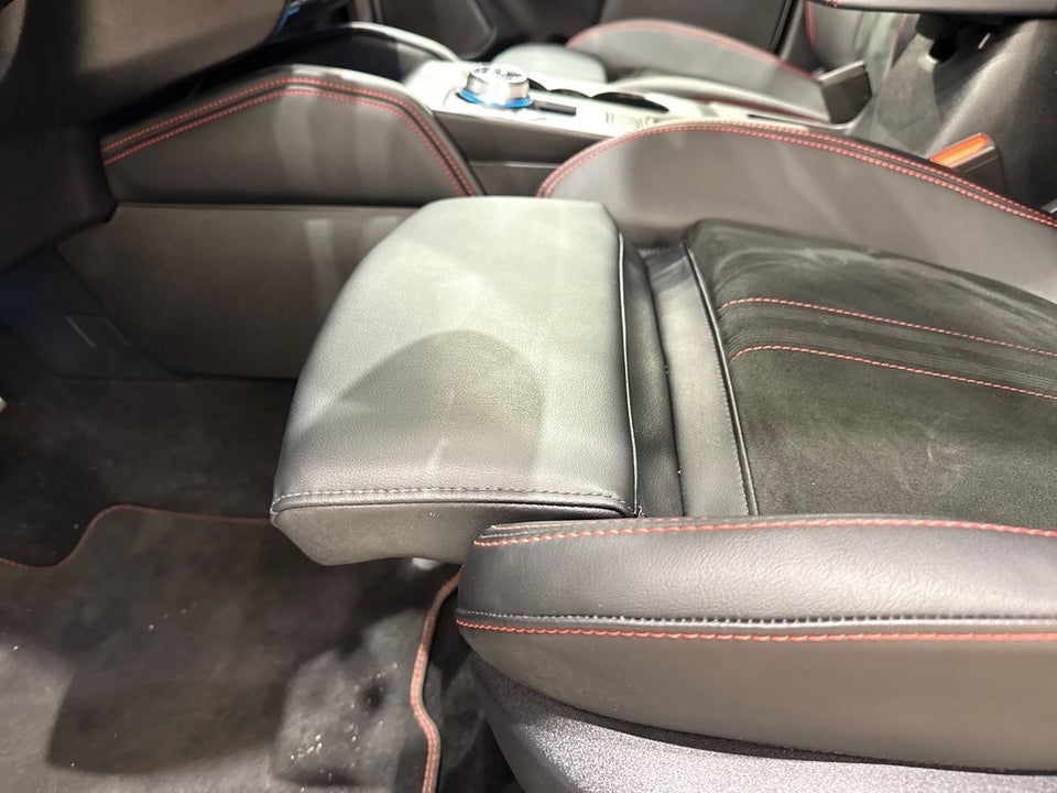 Ford Kuga 2,5 PHEV ST-Line X CVT 5d