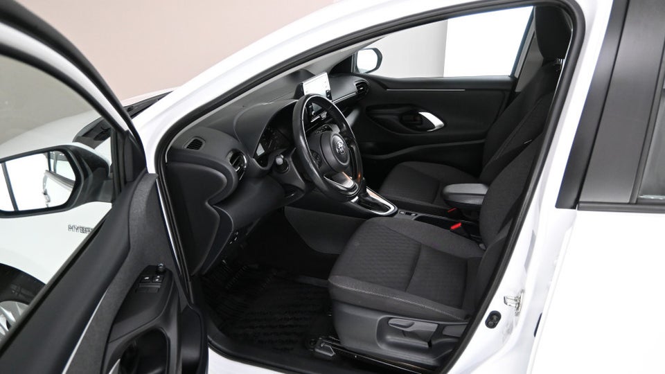 Toyota Yaris 1,5 Hybrid H3 e-CVT 5d