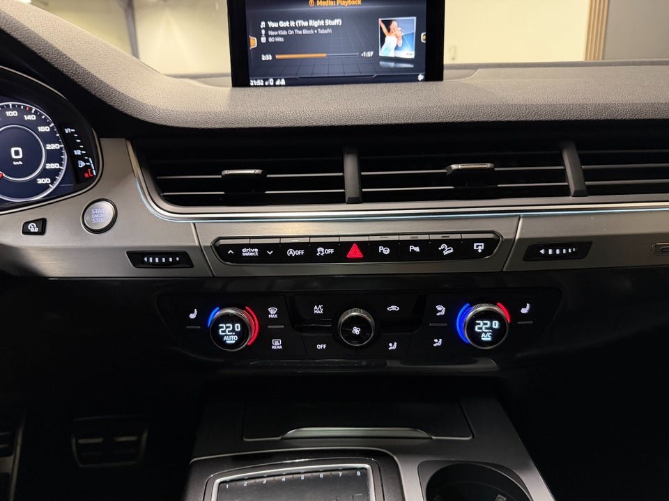 Audi Q7 3,0 TDi 272 S-line quattro Tiptr. 7prs 5d