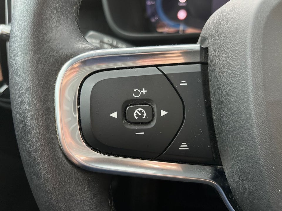 Volvo XC40 ReCharge Extended Range Plus 5d