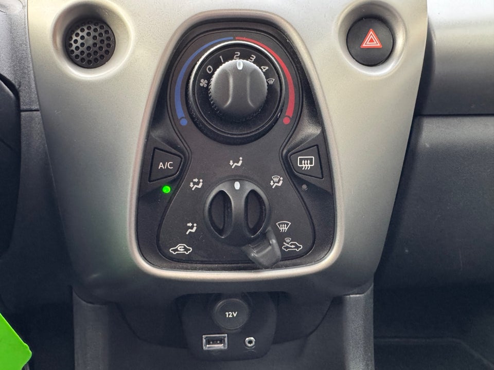 Peugeot 108 1,0 e-VTi 69 Allure 5d