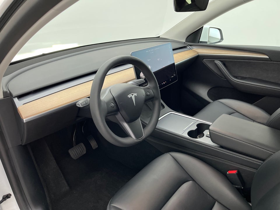 Tesla Model Y Long Range AWD 5d