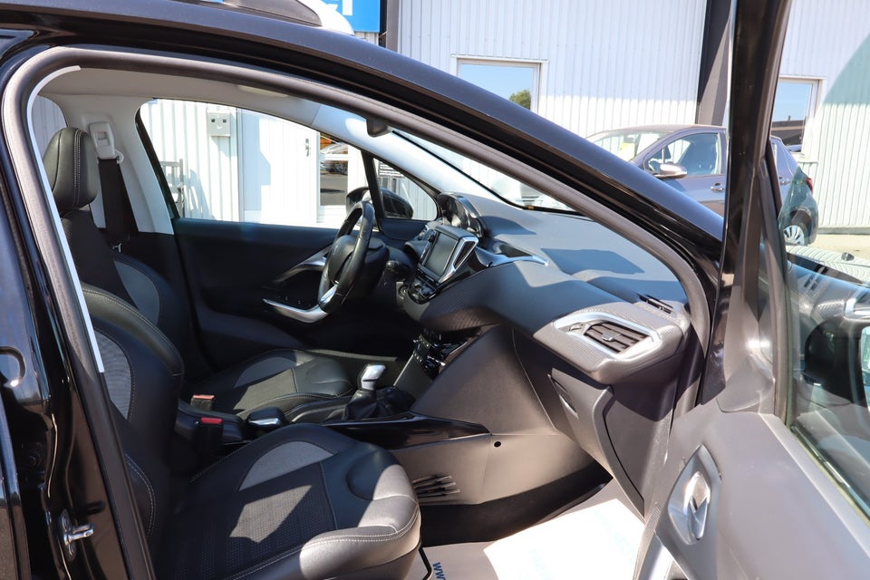 Peugeot 2008 1,6 BlueHDi 100 Allure 5d