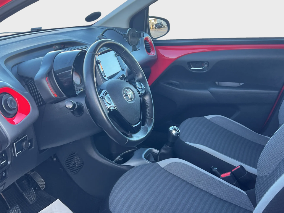 Toyota Aygo 1,0 VVT-i x-plore 5d