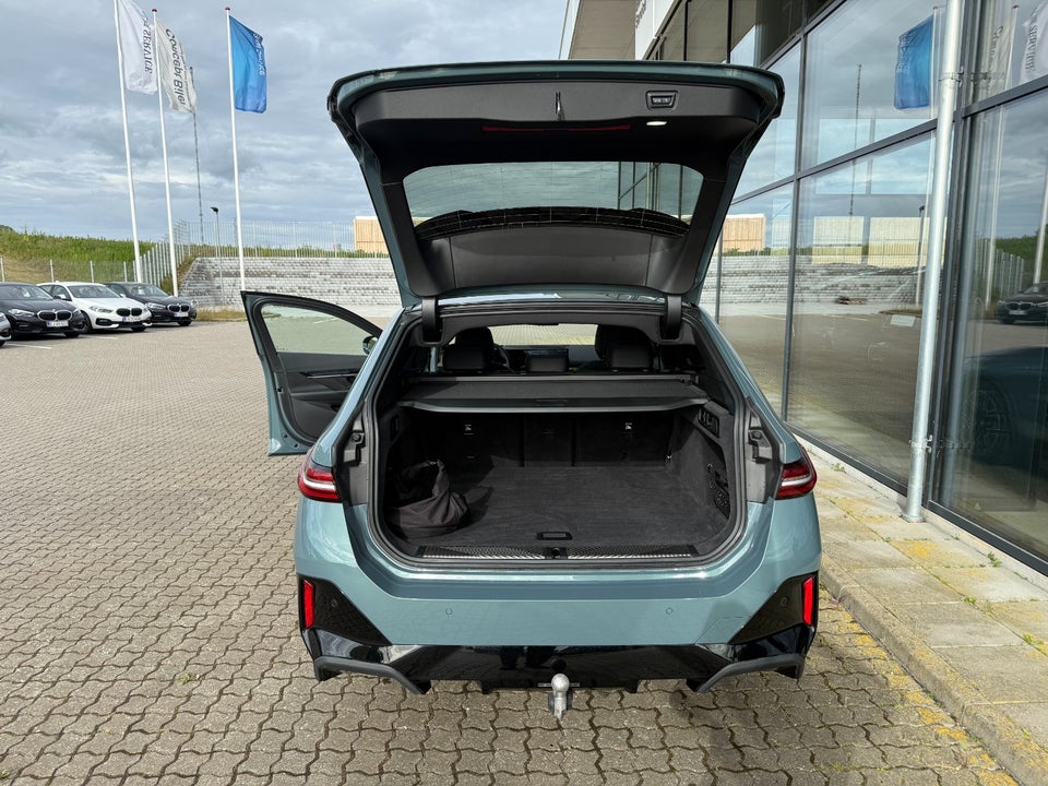 BMW i5 eDrive40 Touring Fully Charged 5d