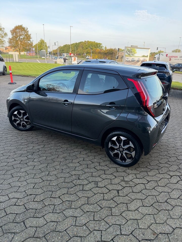 Toyota Aygo 1,0 VVT-i x-plore 5d