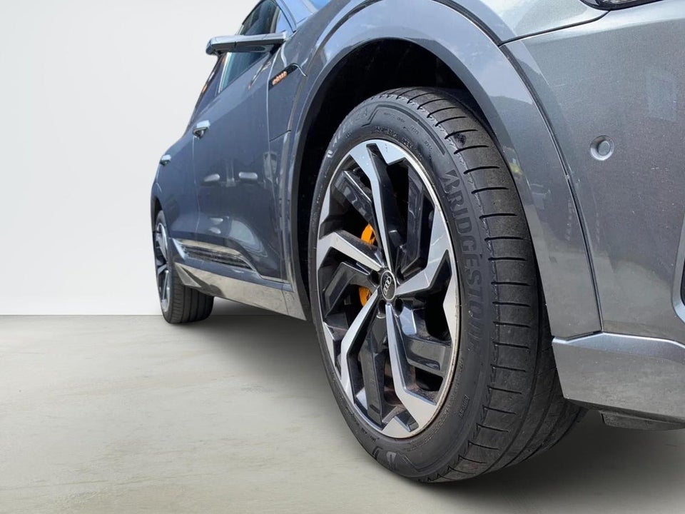 Audi e-tron 55 S-line Sportback quattro 5d