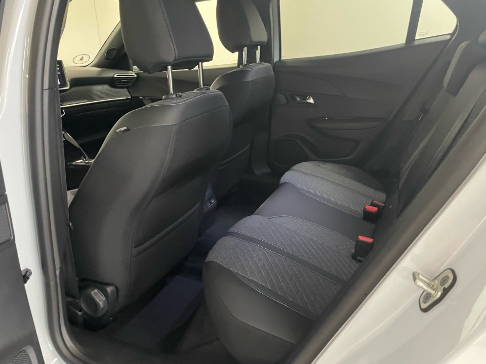 Peugeot 2008 1,2 PureTech 130 Allure EAT8 5d