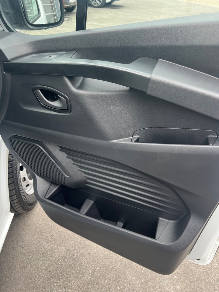 Renault Trafic 2,0 dCi 130 L2H1 Tekno