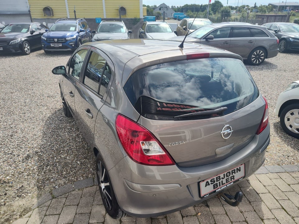 Opel Corsa 1,4 16V Cosmo 5d