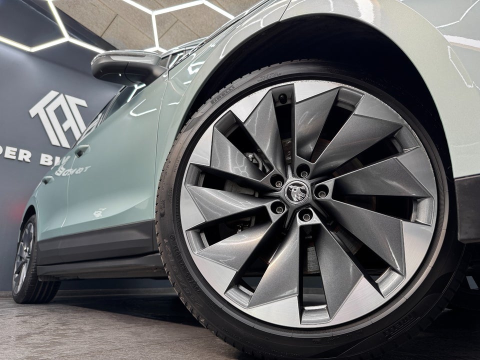 Skoda Enyaq 80 iV ecoSuite 5d