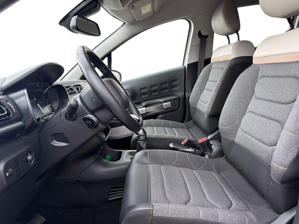 Citroën C3 1,2 PureTech 83 Shine Sport 5d