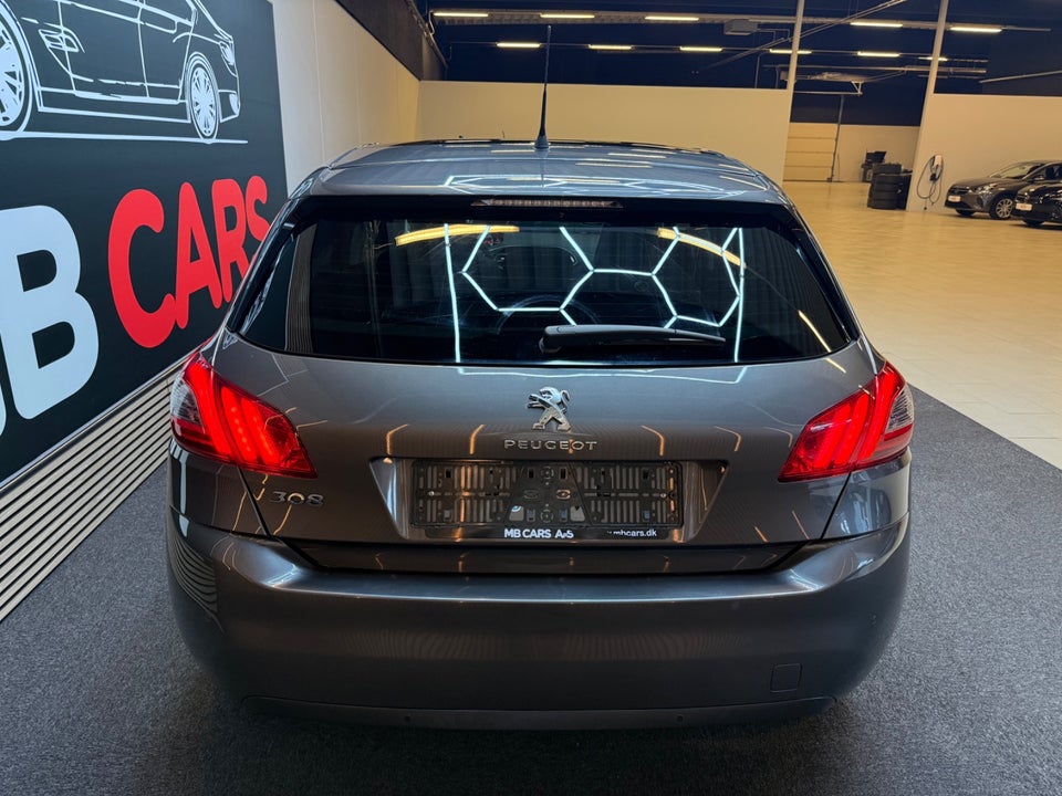 Peugeot 308 1,5 BlueHDi 130 Selection Sky 5d