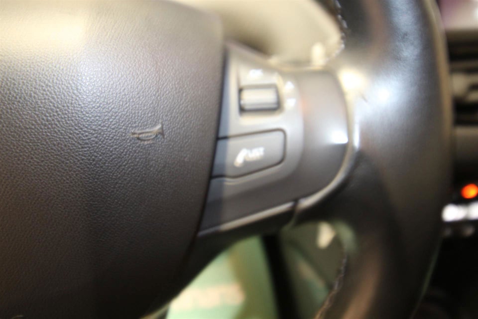 Peugeot 2008 1,2 VTi 82 Allure 5d