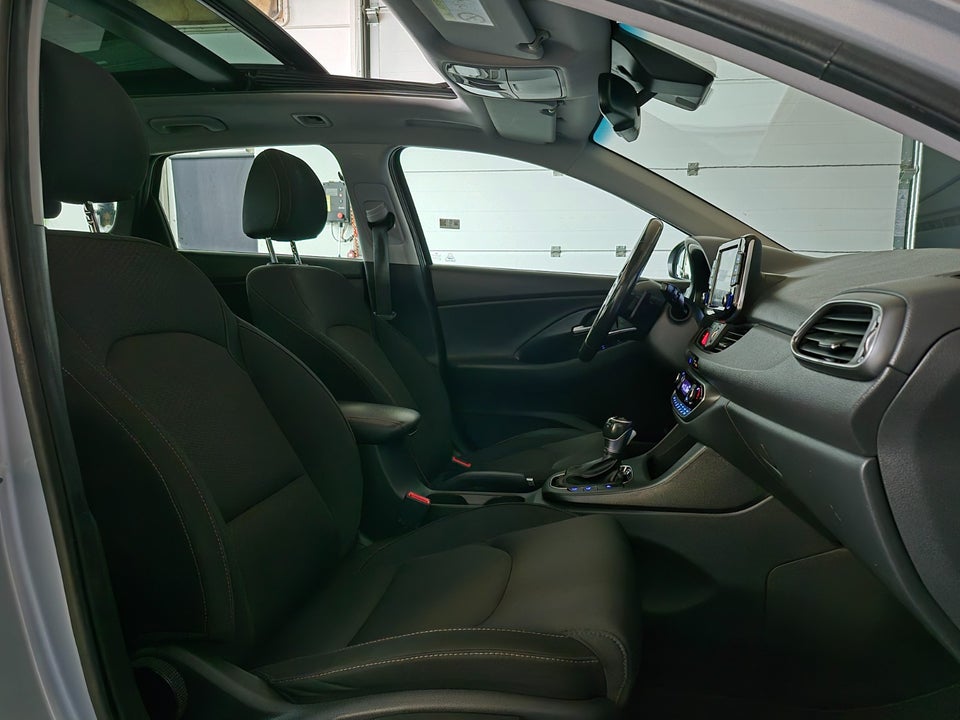 Hyundai i30 1,4 T-GDi Premium stc. DCT 5d