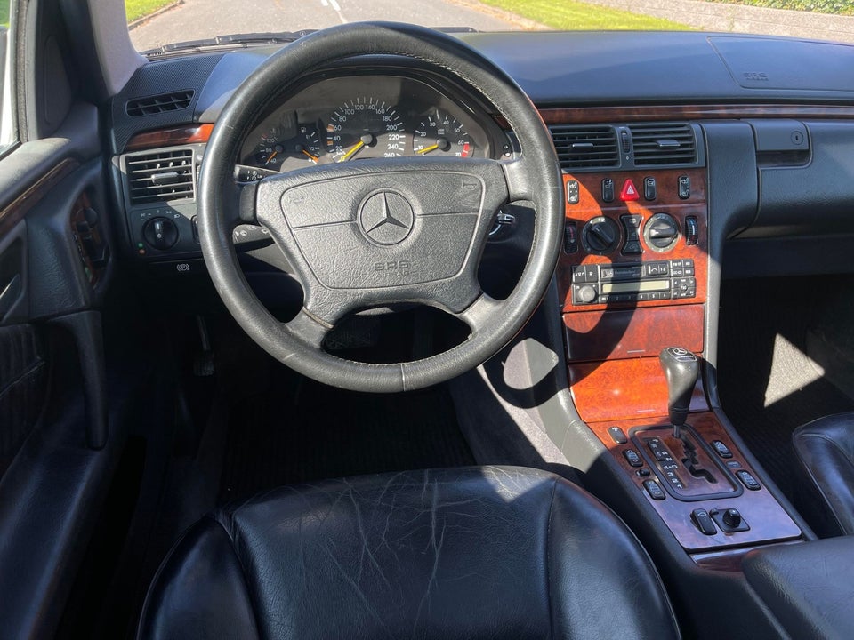 Mercedes E280 2,8 Elegance aut. 4d