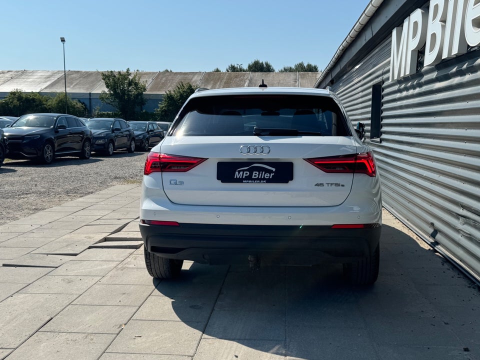 Audi Q3 45 TFSi e Attitude plus S-tr. 5d