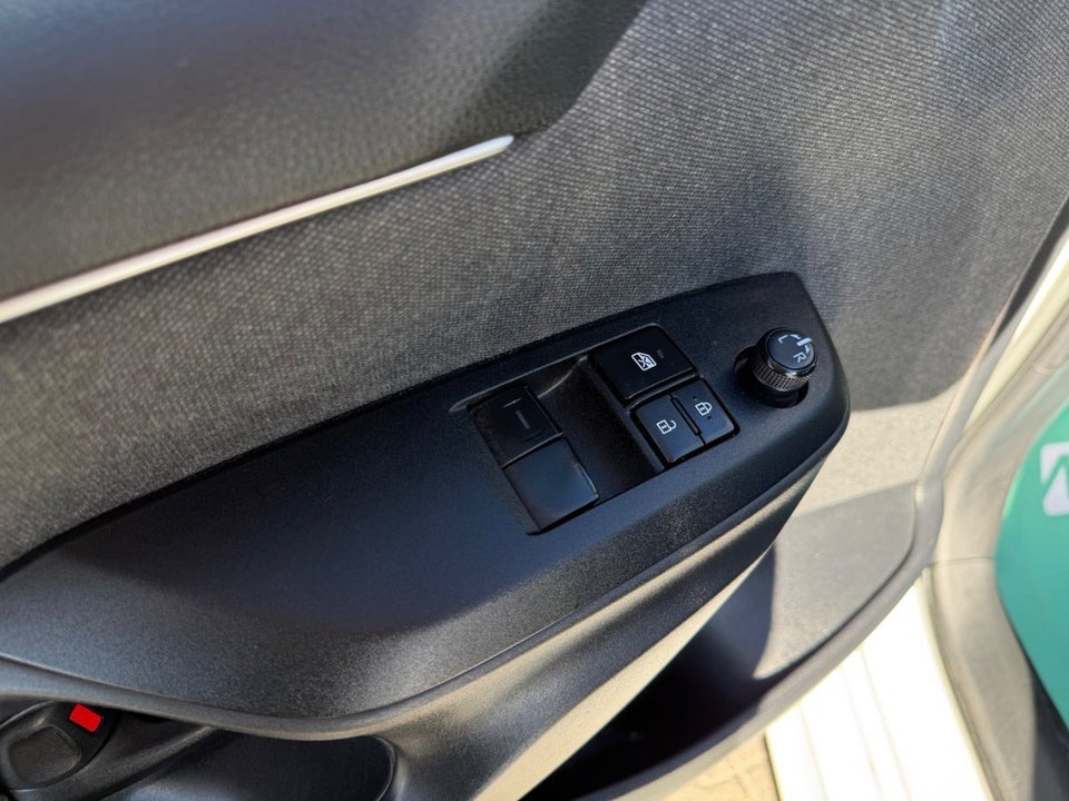 Toyota Yaris 1,5 Hybrid H3 e-CVT 5d